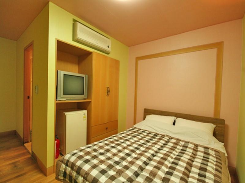 Hostel Lyndon Чечжу Екстер'єр фото