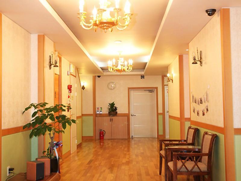 Hostel Lyndon Чечжу Екстер'єр фото